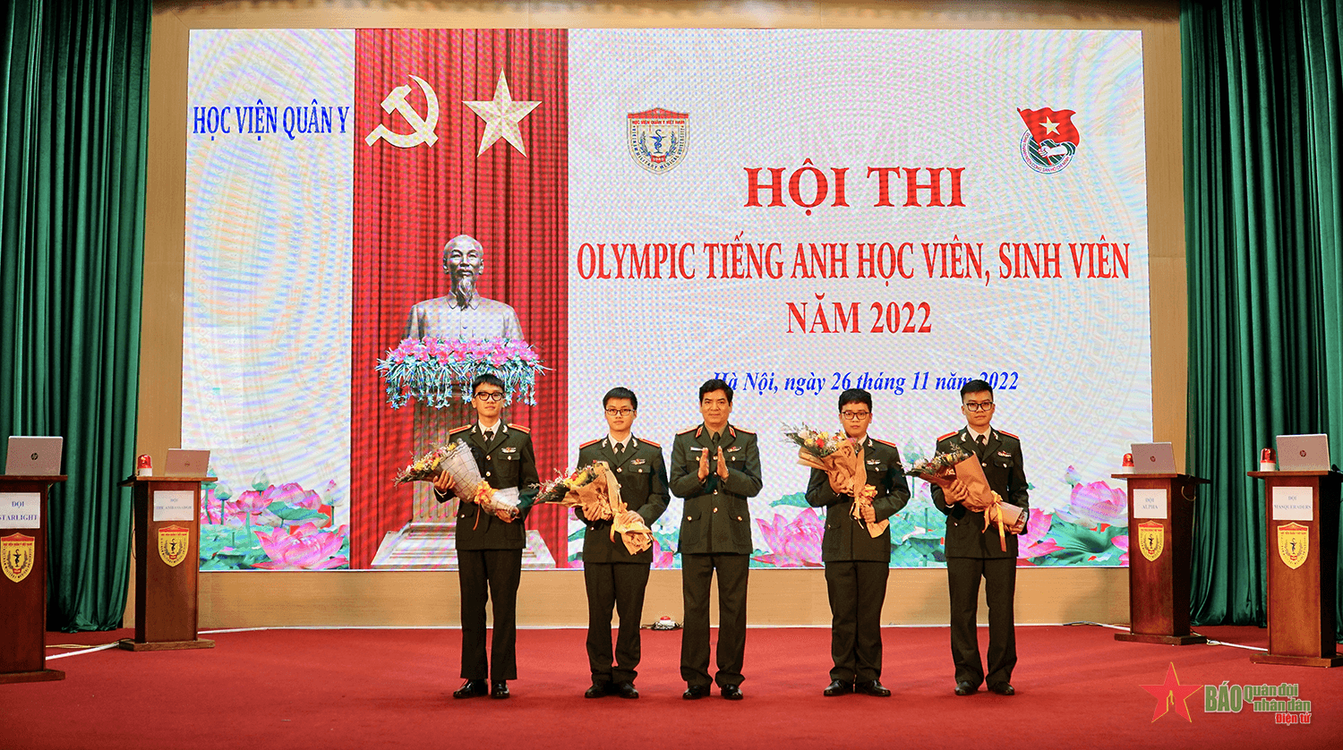 Học viên, sinh viên Học viện Quân y tranh tài tiếng Anh