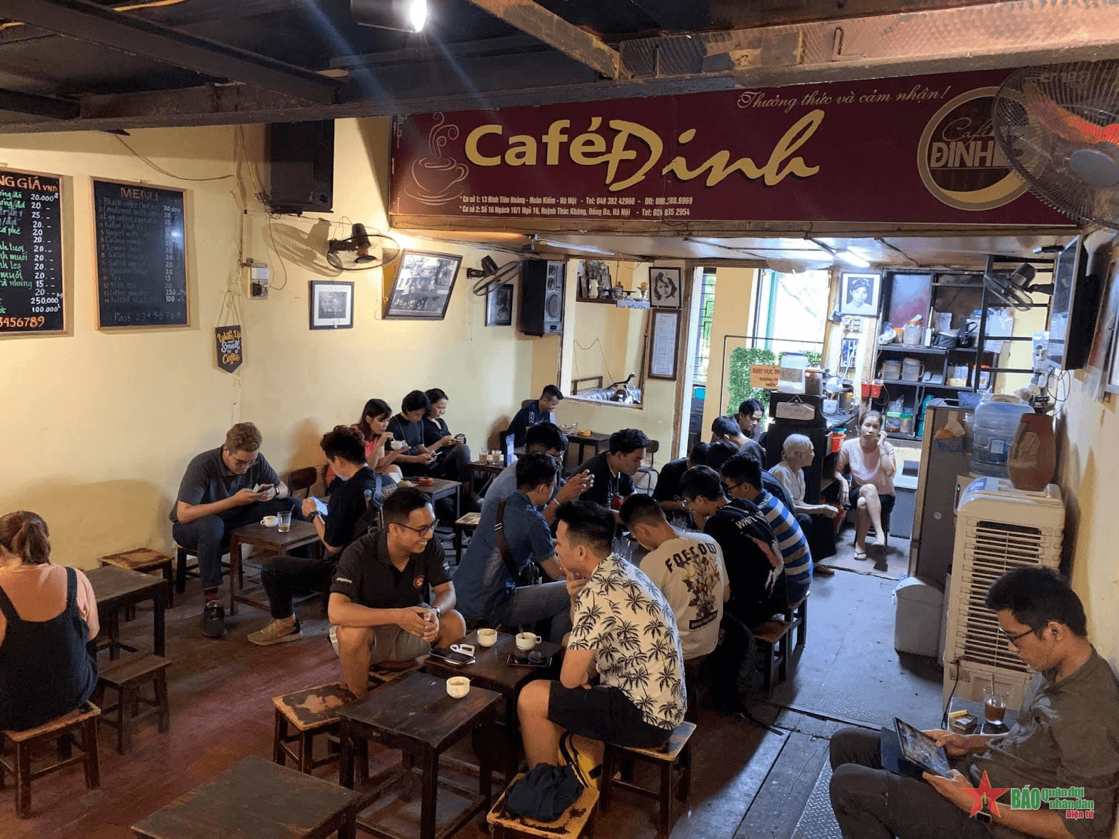 “Di sản văn hóa" cafe phố cổ