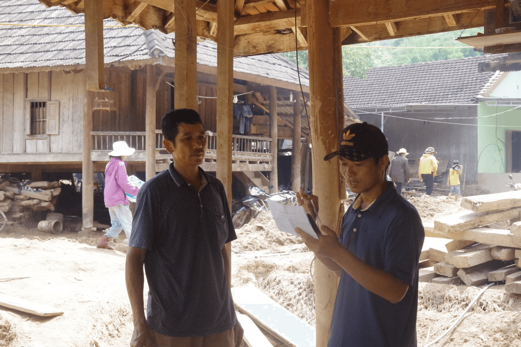 Trưởng bản dũng cảm cứu dân
