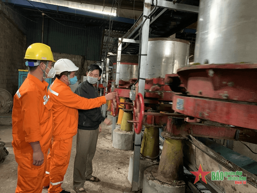 EVN chia sẻ trách nhiệm với cộng đồng