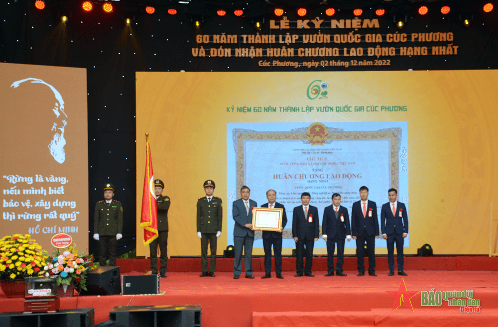 Vườn quốc gia Cúc Phương đón nhận Huân chương Lao động hạng Nhất