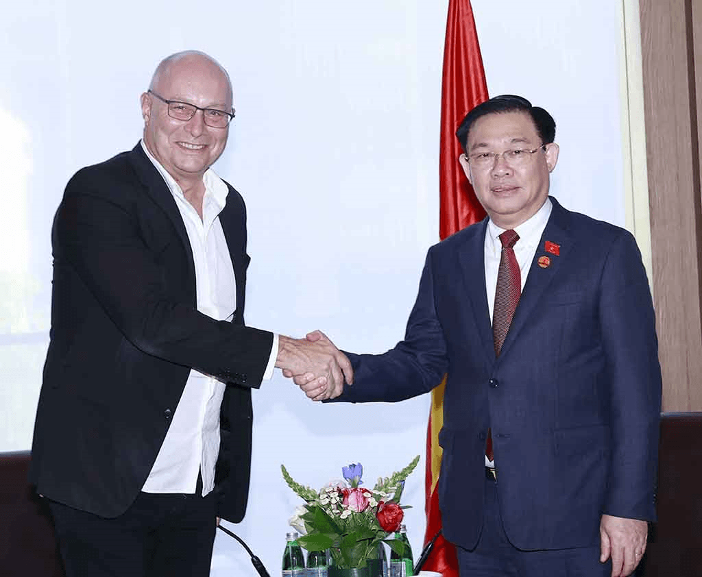 Chủ tịch Quốc hội Vương Đình Huệ tiếp Bộ trưởng Ngân khố bang Victoria và các tập đoàn lớn của Australia