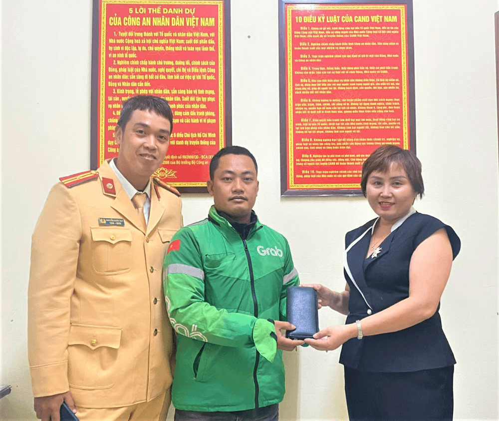Nữ quân nhân có việc làm tốt