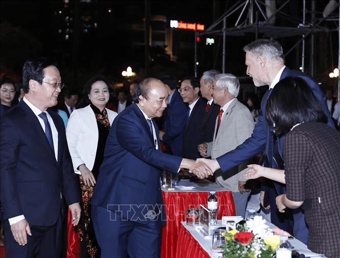 Tôn vinh cống hiến của nữ sĩ Hồ Xuân Hương đối với văn hóa nhân loại