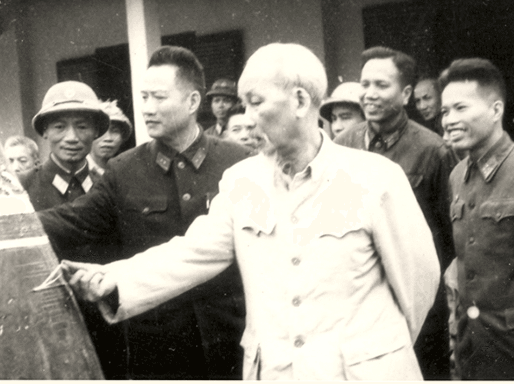 Dự báo thiên tài về B-52 ném bom Hà Nội