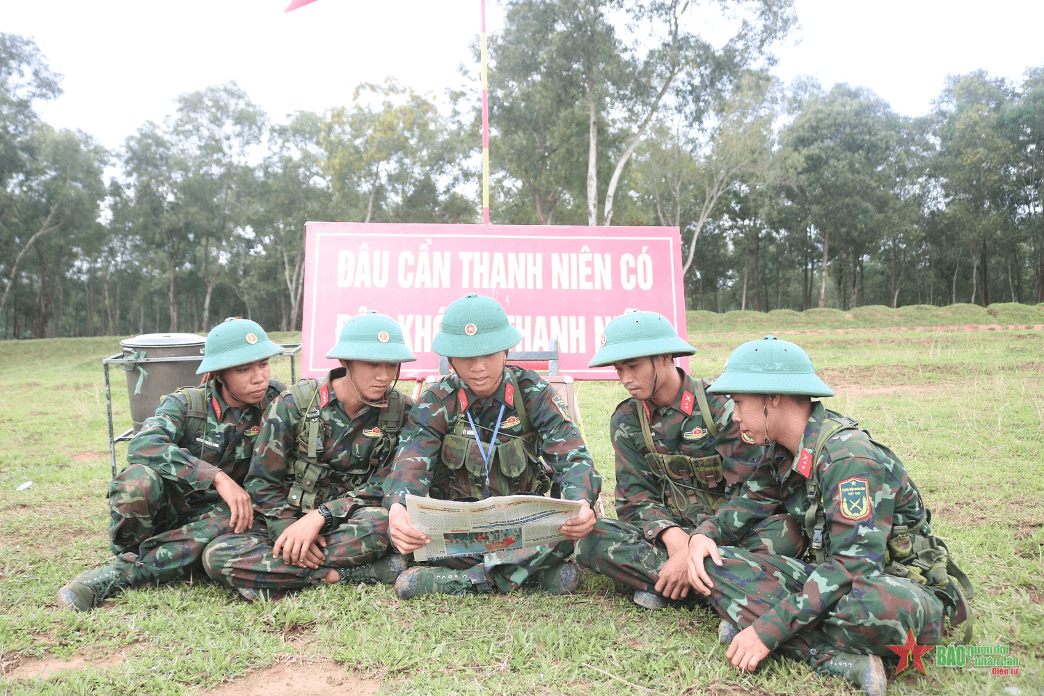 Giúp trung đội trưởng làm tốt cả “hai vai”