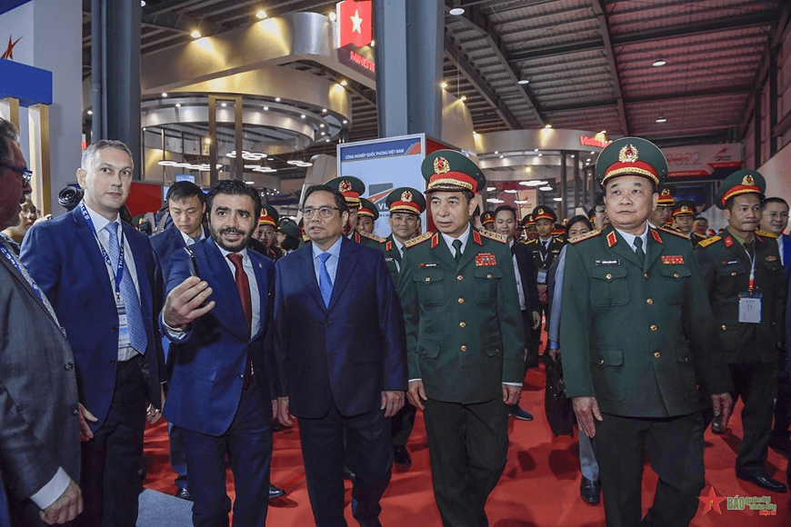 Thủ tướng Phạm Minh Chính tham quan Triển lãm Quốc phòng quốc tế Việt Nam 2022