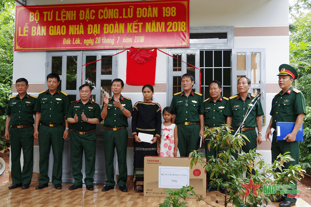 Việc tình, việc nghĩa của Bộ đội Đặc công