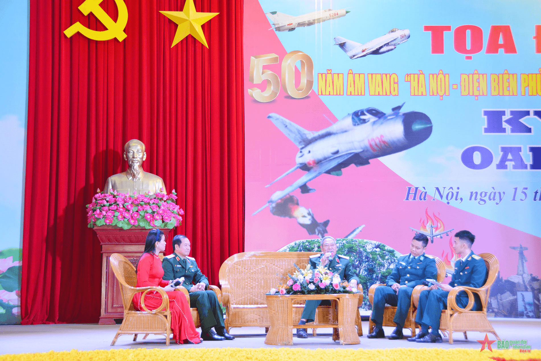 Sư đoàn Không quân 371 tổ chức Tọa đàm “50 năm âm vang Hà Nội - Điện Biên Phủ trên không”