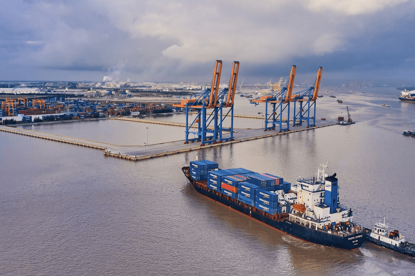 Tăng sức cạnh tranh cho ngành logistics