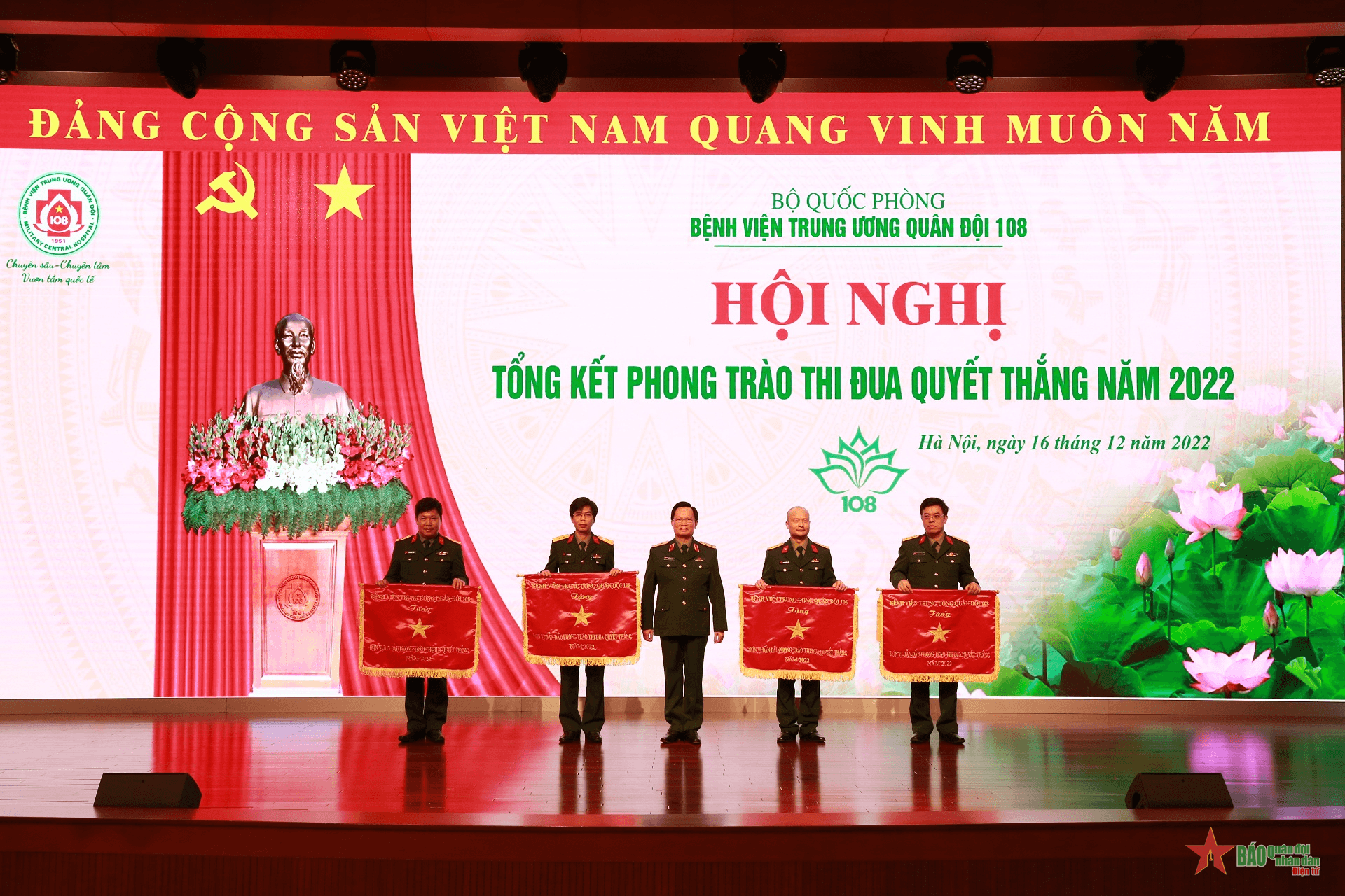 Con thuyền "nội tim mạch" căng mình vươn ra biển lớn