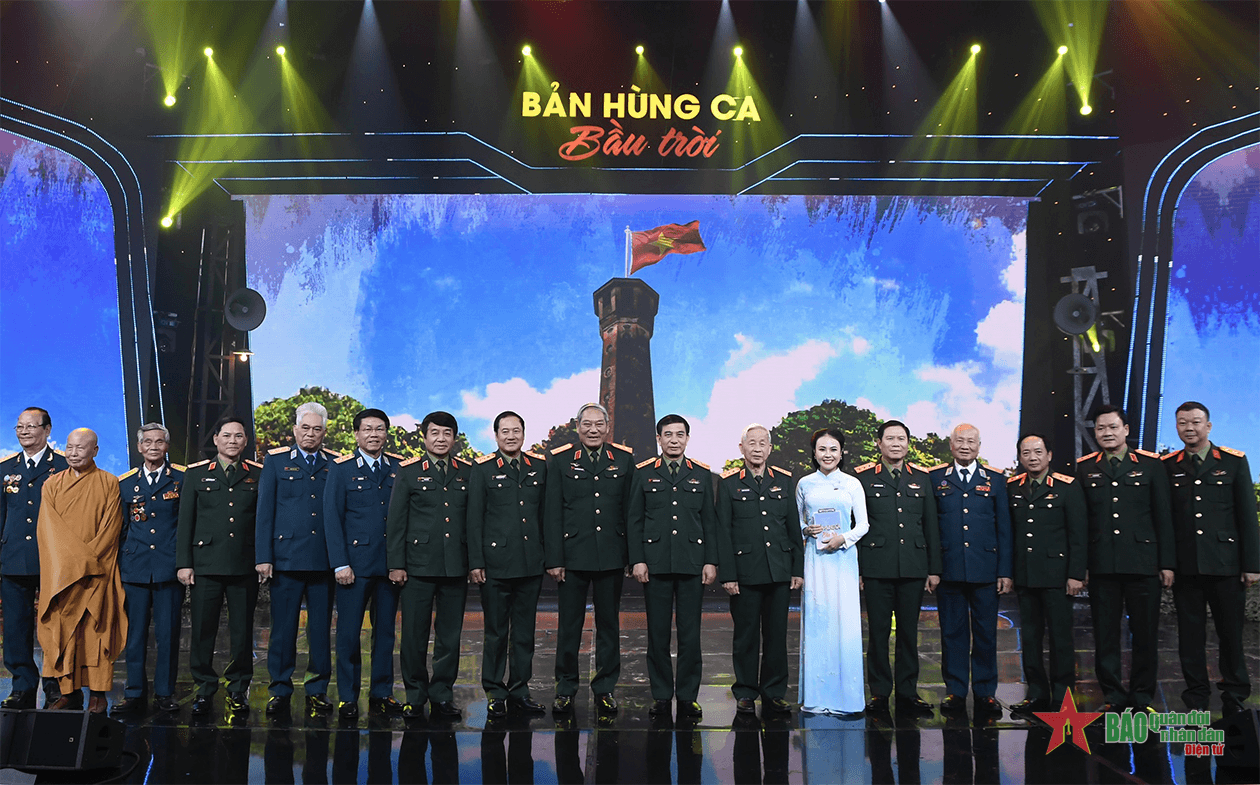 Đại tướng Phan Văn Giang dự Chương trình nghệ thuật “Bản hùng ca bầu trời”
