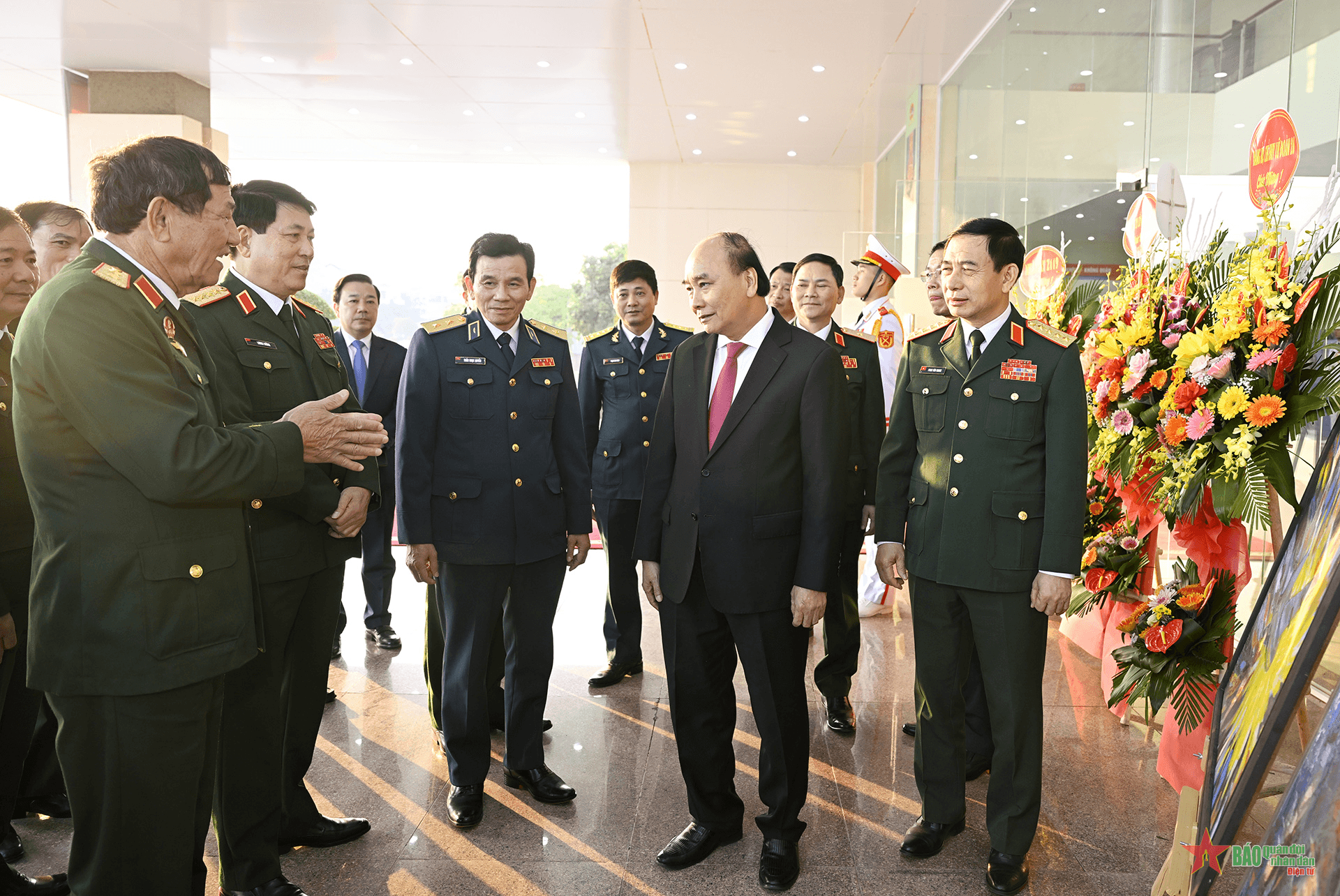 Chủ tịch nước Nguyễn Xuân Phúc thăm và làm việc tại Quân chủng Phòng không-Không quân