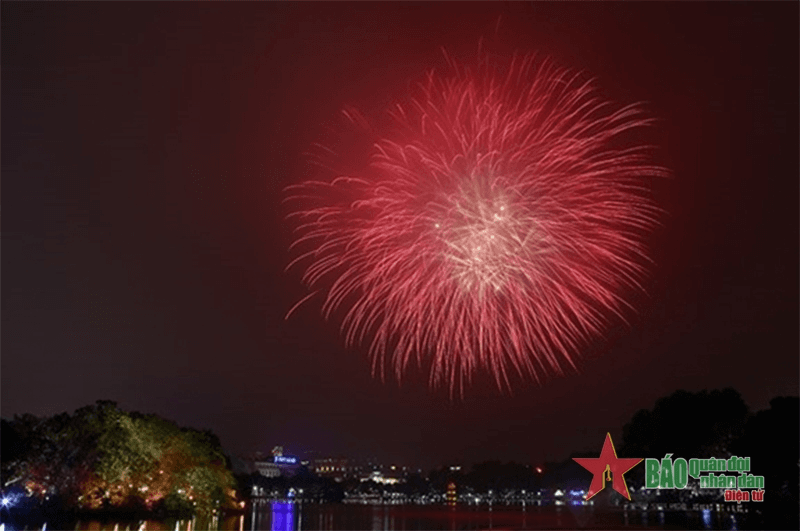 Hà Nội sẽ bắn pháo hoa ở 30 quận, huyện, thị xã trong Tết Quý Mão 2023