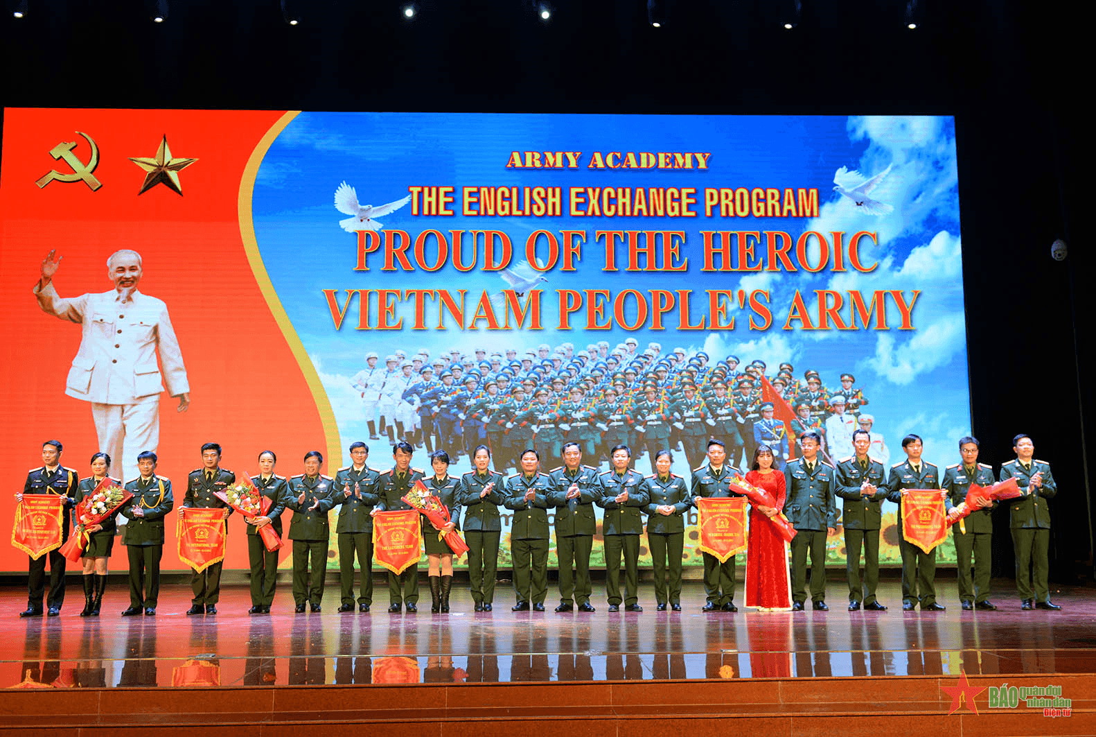 Học viện Lục quân tổ chức giao lưu tiếng Anh “Tự hào Quân đội nhân dân Việt Nam anh hùng”