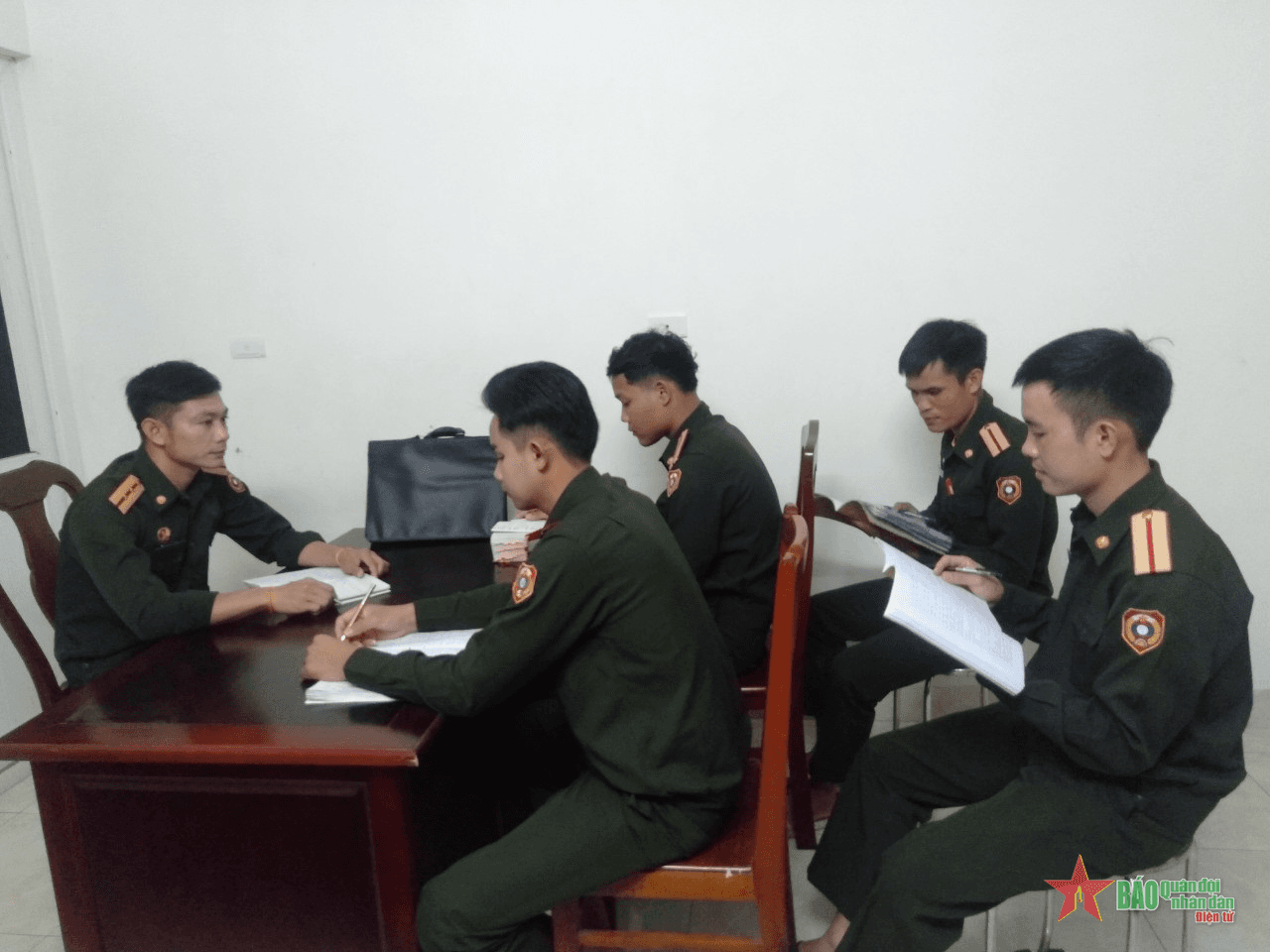 Ước mơ của chàng học viên Lào