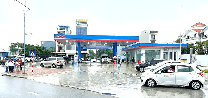 Từ 15 giờ chiều nay (21-12), giá xăng dầu đồng loạt giảm, xăng E5 về dưới 20.000 đồng/lít