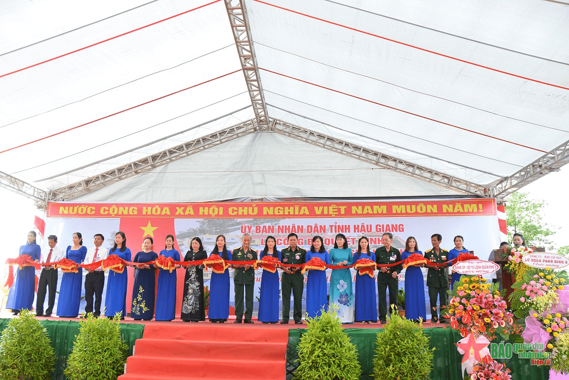 Khánh thành công trình Khu tưởng niệm Anh hùng liệt sĩ Đoàn 6 Pháo binh