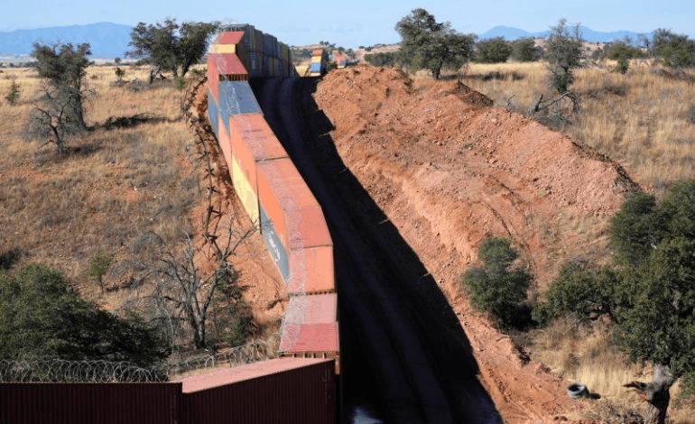 Bức tường container sẽ bị dỡ bỏ ở biên giới Mỹ - Mexico