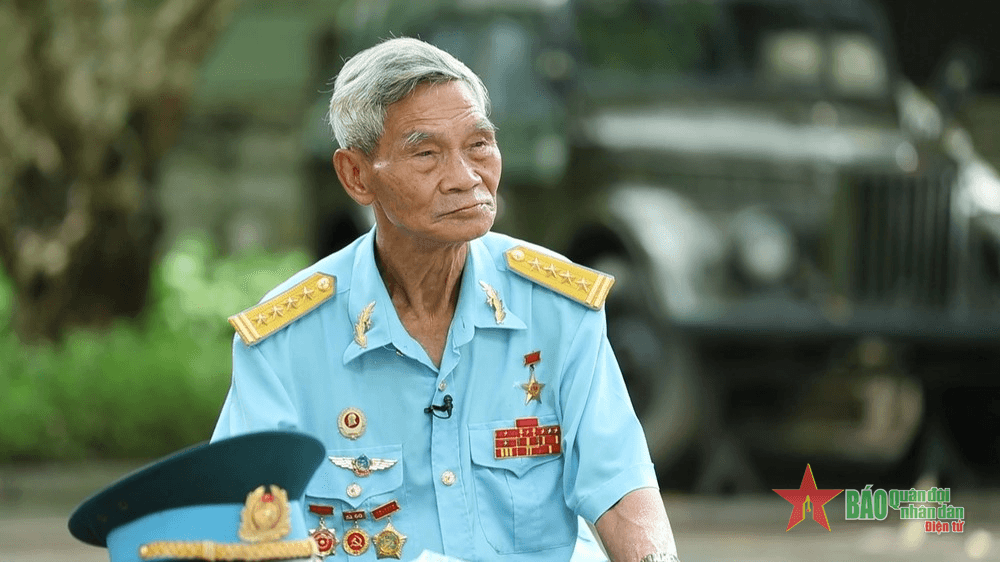 Cách đánh "Vượt nửa góc"  tiêu diệt siêu pháo đài bay B-52