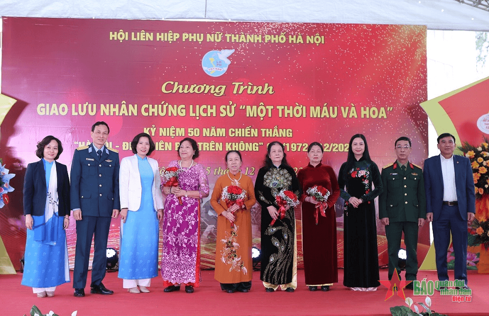 Một thời “máu và hoa” của phụ nữ Thủ đô