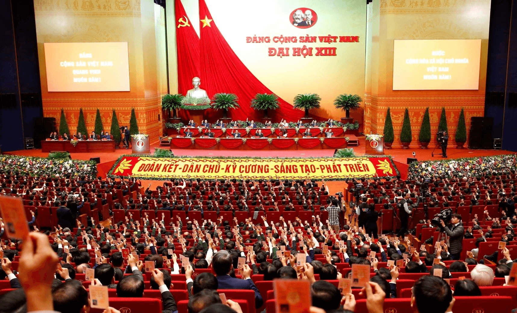 Bài 2: Không nêu gương là không lãnh đạo!