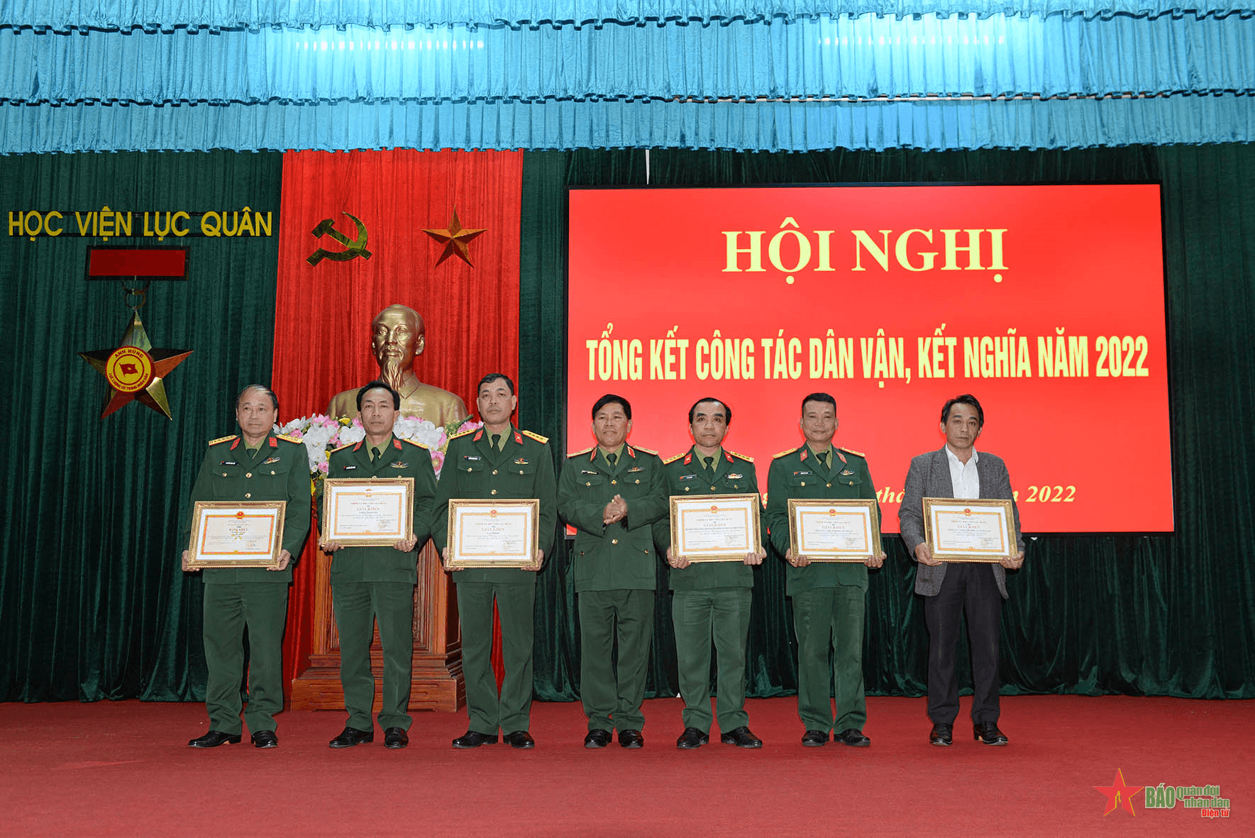 Học viện Lục quân thực hiện tốt công tác dân vận, kết nghĩa