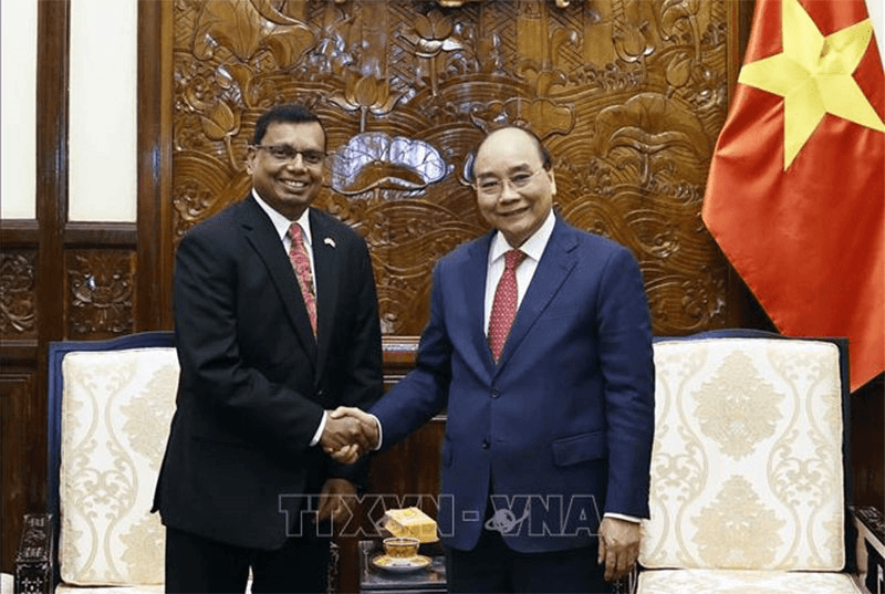 Chủ tịch nước Nguyễn Xuân Phúc tiếp Đại sứ Sri Lanka và Campuchia chào từ biệt