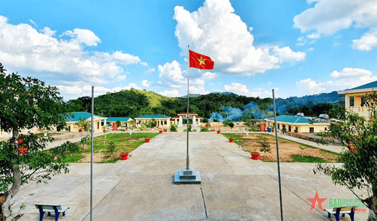 Xây “pháo đài” bên dòng Suối Cát