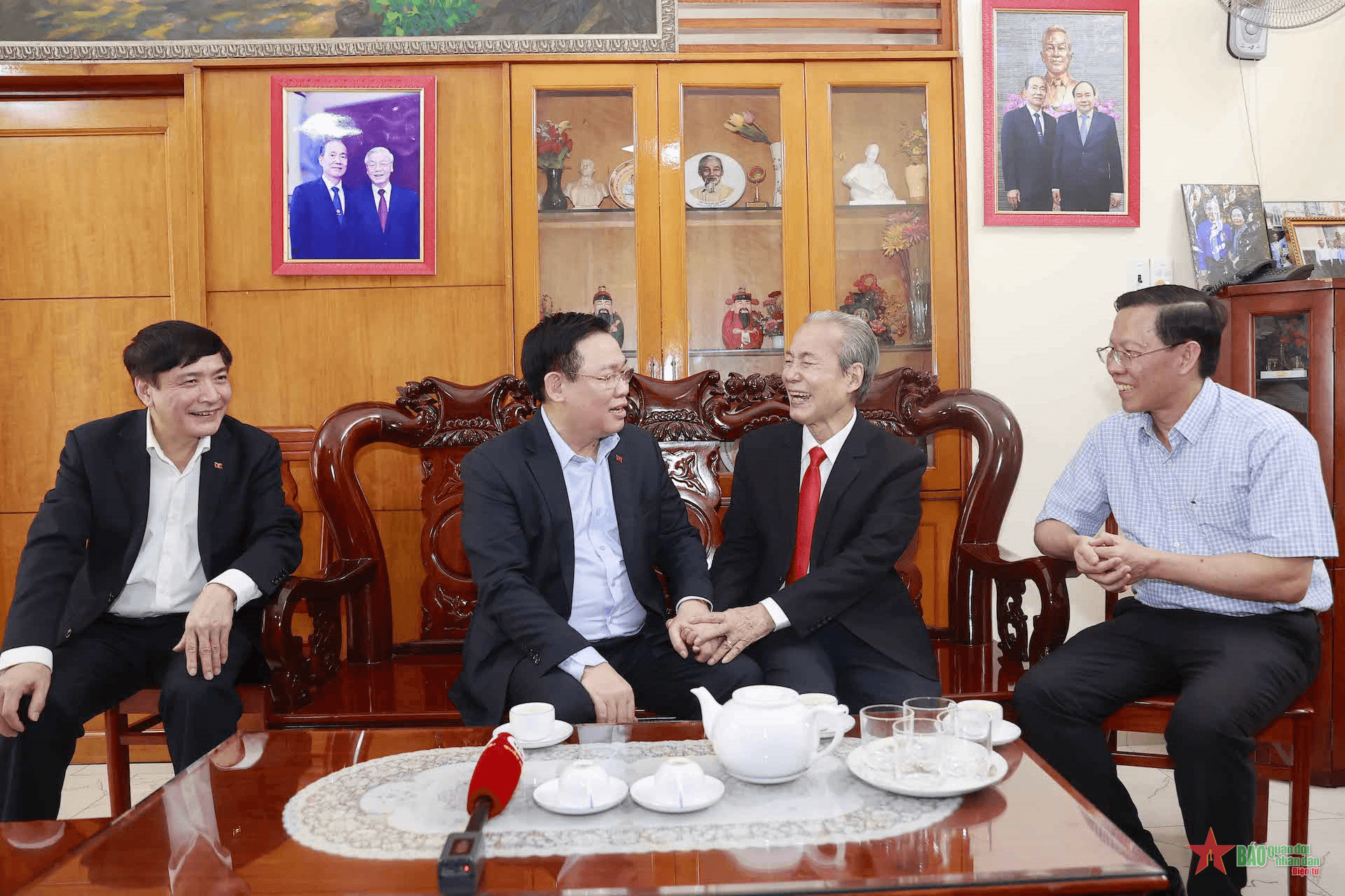 Chủ tịch Quốc hội Vương Đình Huệ tưởng nhớ, tri ân cố Chủ tịch Quốc hội Nguyễn Hữu Thọ