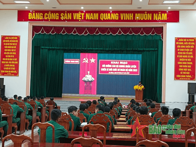 Sư đoàn 330 (Quân khu 9) bồi dưỡng cán bộ khung huấn luyện chiến sĩ mới năm 2023