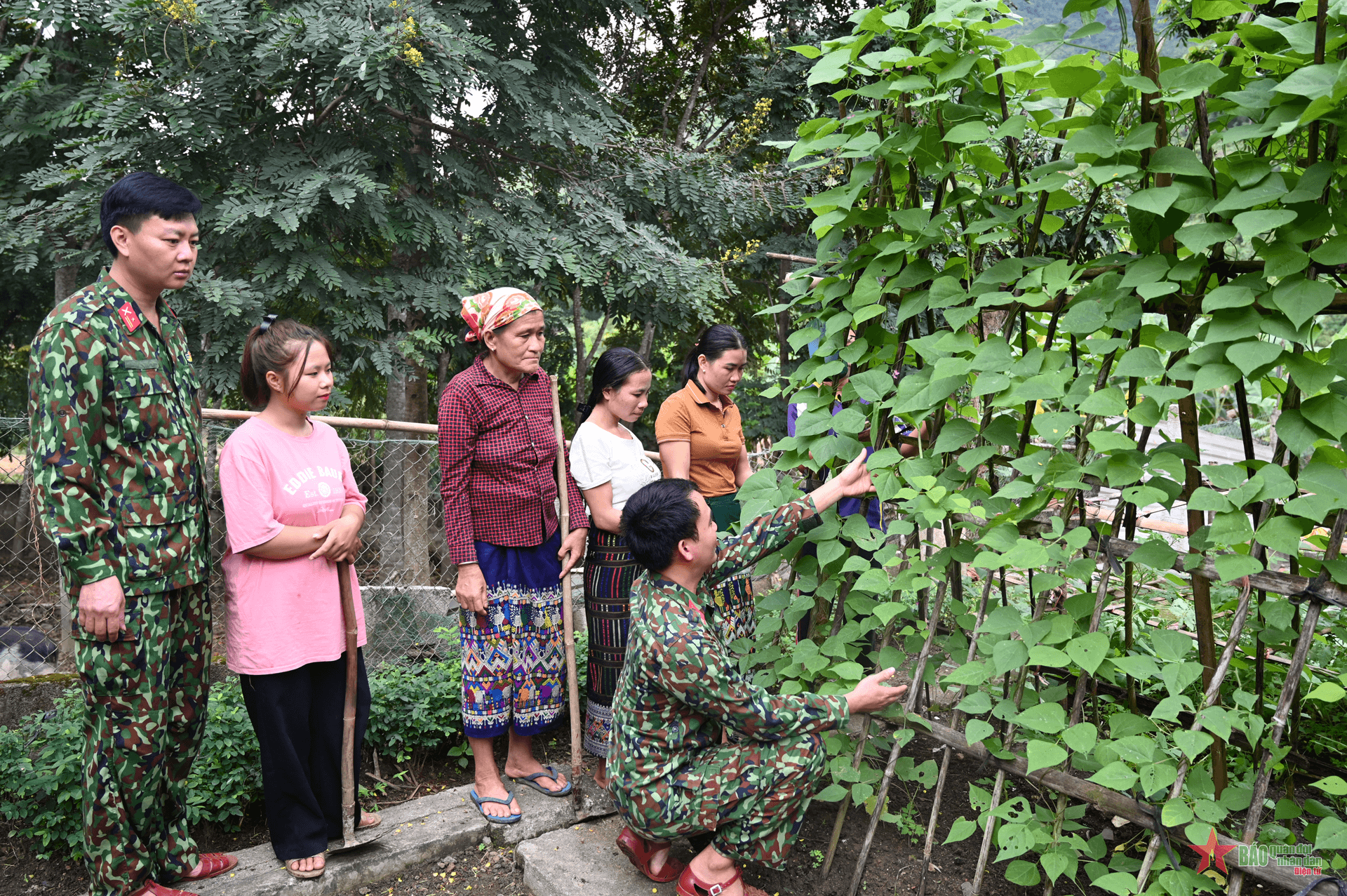 Nghĩa tình quân dân trên “cổng trời” Mường Lát