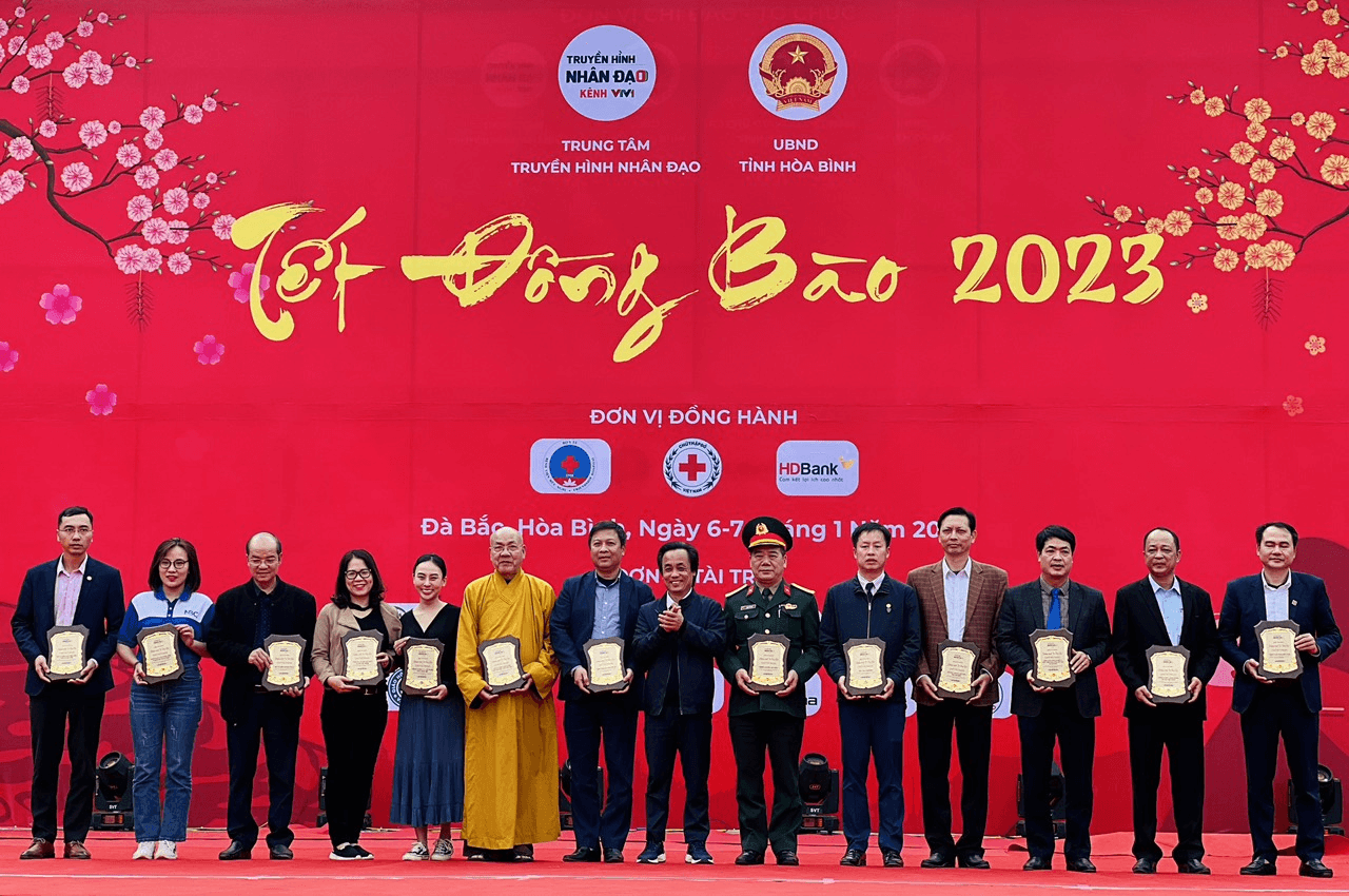 Tết sớm đến với đồng bào vùng cao