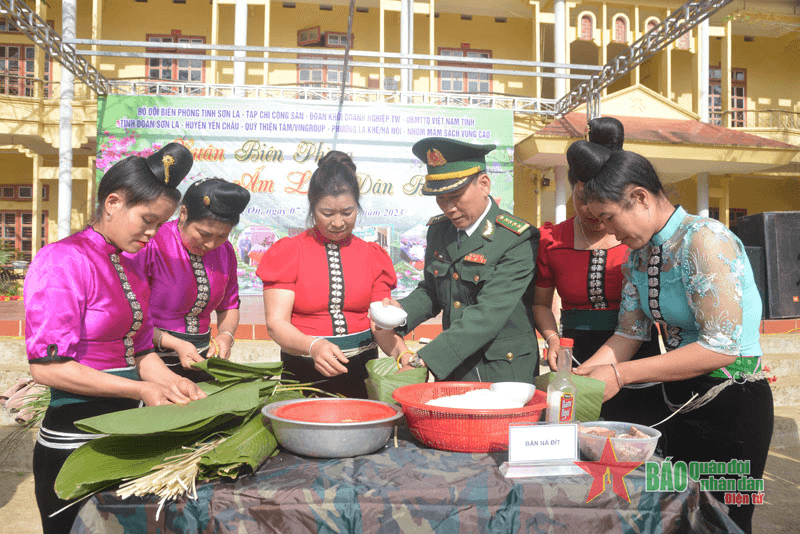 Bộ đội Biên phòng tỉnh Sơn La: Chăm lo Tết cho người nghèo biên giới