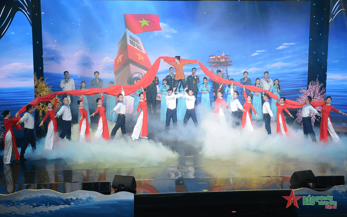 Xuân Trường Sa 2023: Cầu nối những tấm lòng hảo tâm