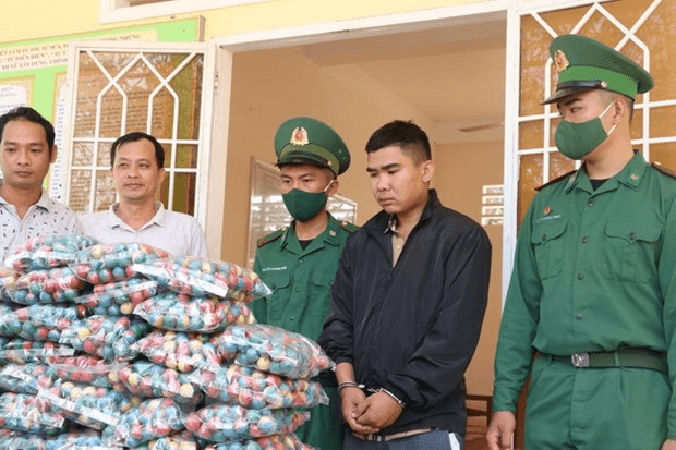 Bộ đội Biên phòng tỉnh Long An bắt hai vụ vận chuyển pháo trái phép