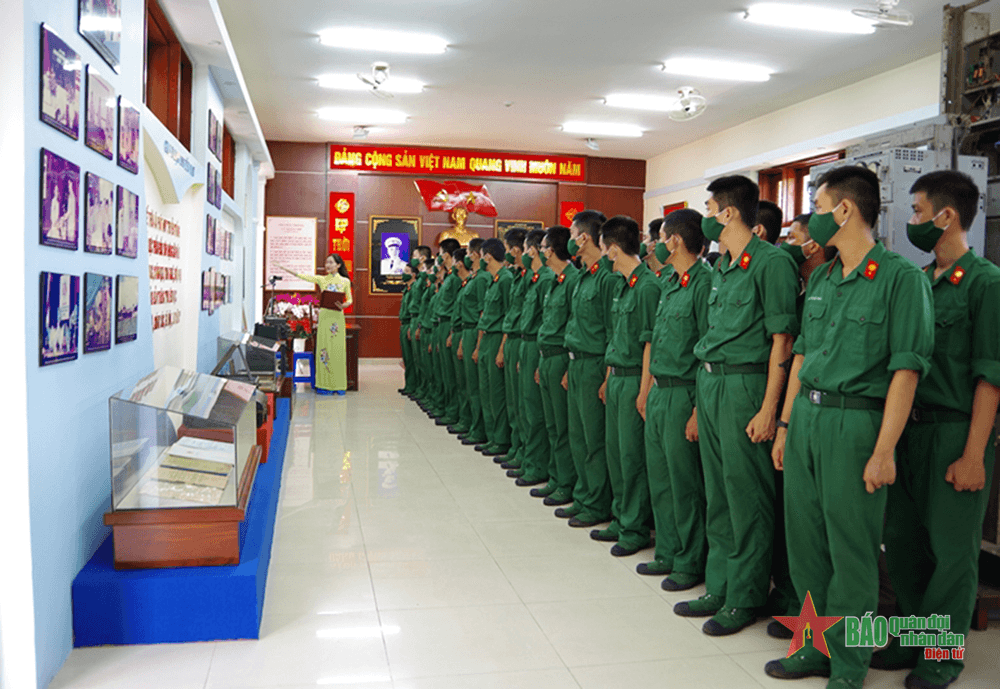 Tiếp bước truyền thống anh hùng, giữ vững “mạch máu” thông tin