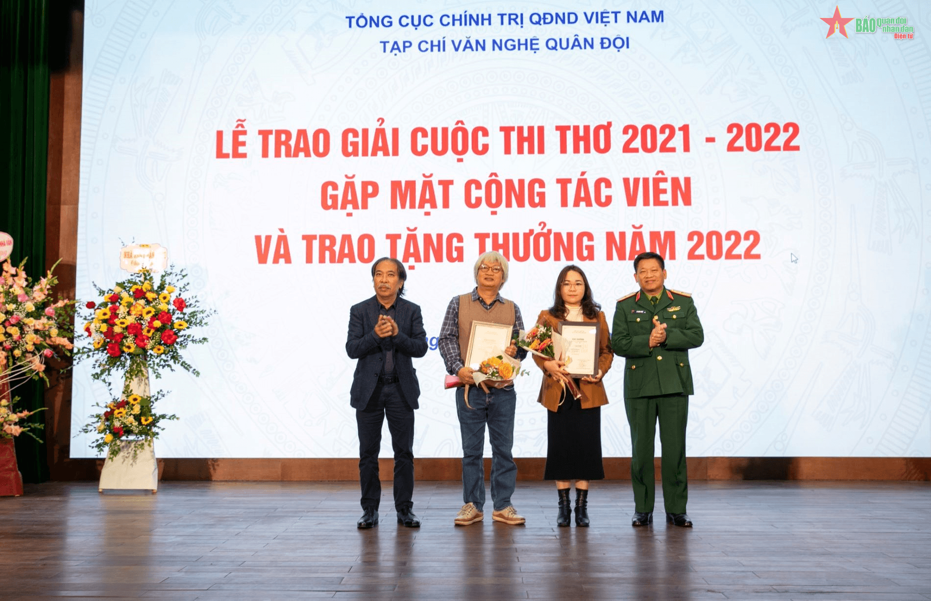 Trao giải cuộc thi thơ Tạp chí Văn nghệ Quân đội