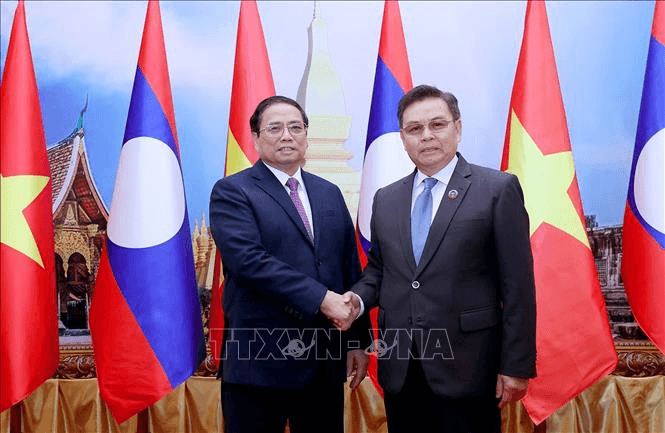 Thủ tướng Phạm Minh Chính hội kiến Chủ tịch Quốc hội Lào