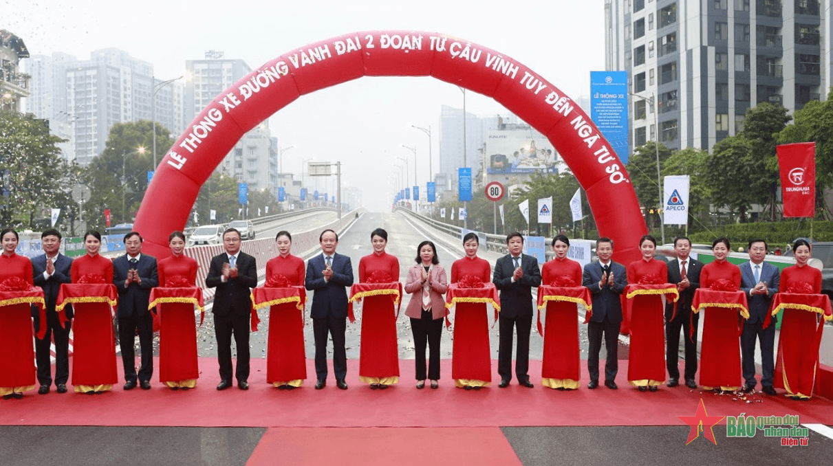 Hà Nội: Chính thức thông xe đường Vành đai 2 trên cao Vĩnh Tuy - Ngã Tư Sở