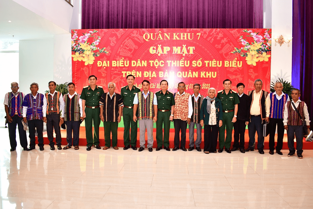 Đảng ủy, Bộ tư lệnh Quân khu 7 gặp mặt đại biểu dân tộc thiểu số tiêu biểu