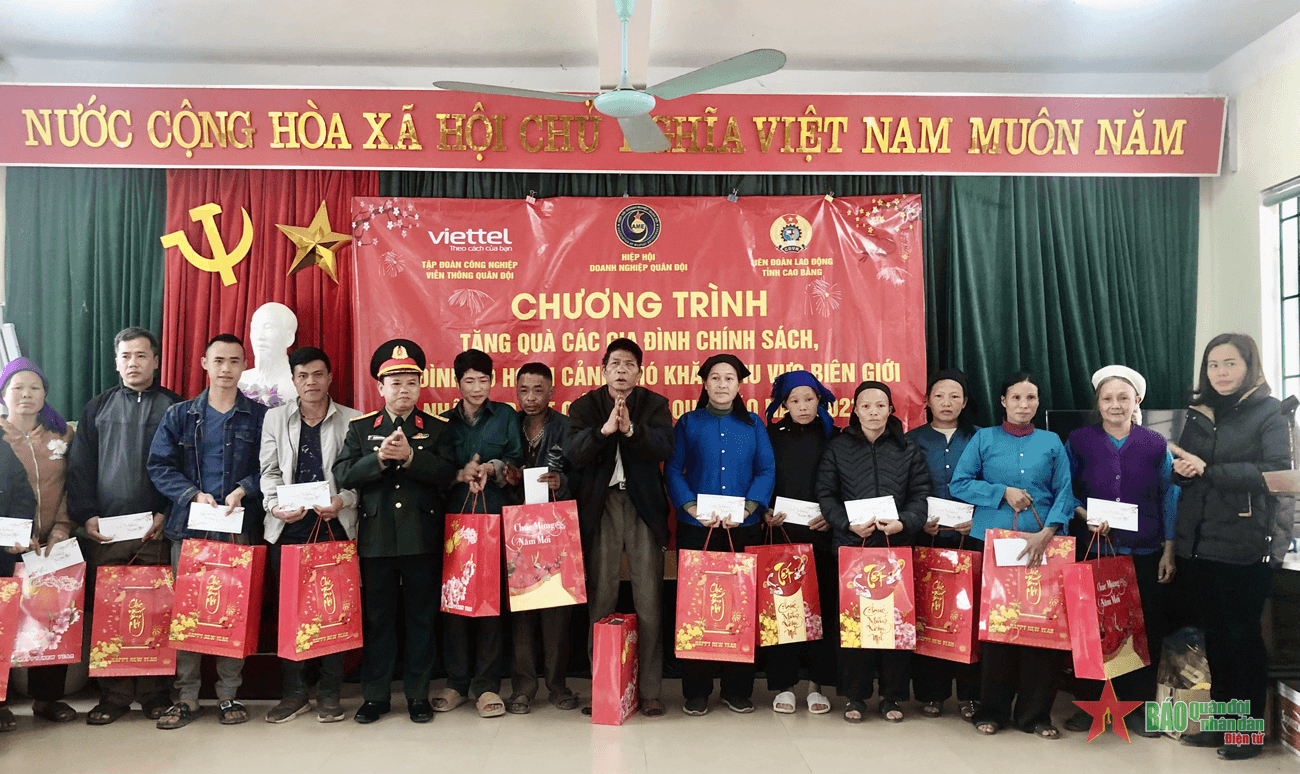 Hiệp hội Doanh nghiệp Quân đội trao quà Tết tặng các đối tượng chính sách huyện Trùng Khánh