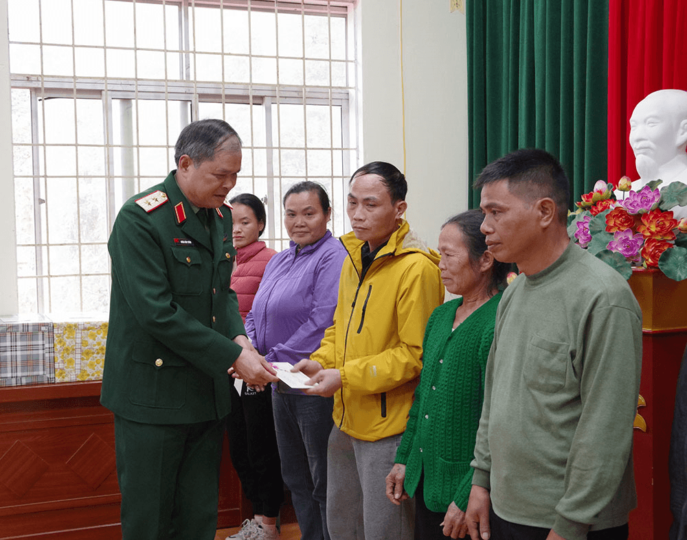 Quân khu 1: Hơn 25 tỷ đồng tặng gia đình chính sách và hộ nghèo đón Tết