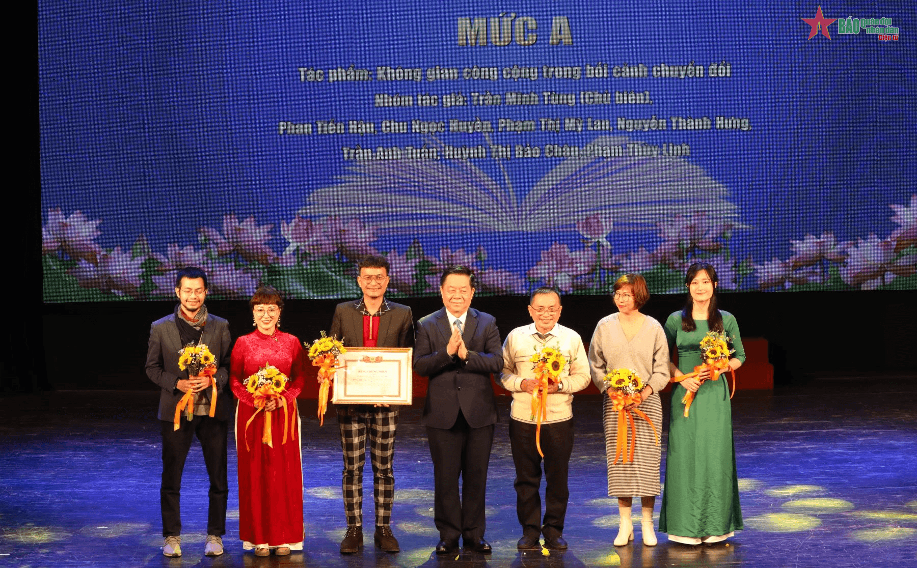 Xét tặng thưởng và hỗ trợ tác phẩm lý luận phê bình văn học nghệ thuật
