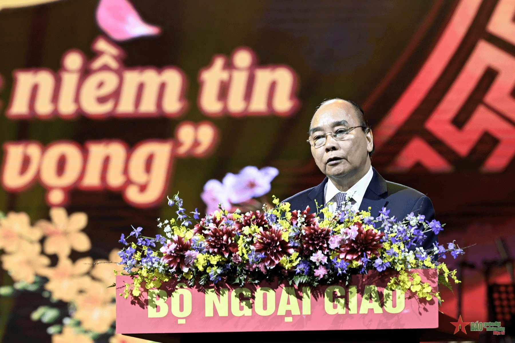 Chung tay hành động thắp sáng tinh thần yêu nước vì một Việt Nam thịnh vượng, hùng cường (*)