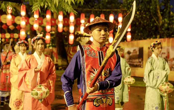 Du lịch đêm níu chân du khách