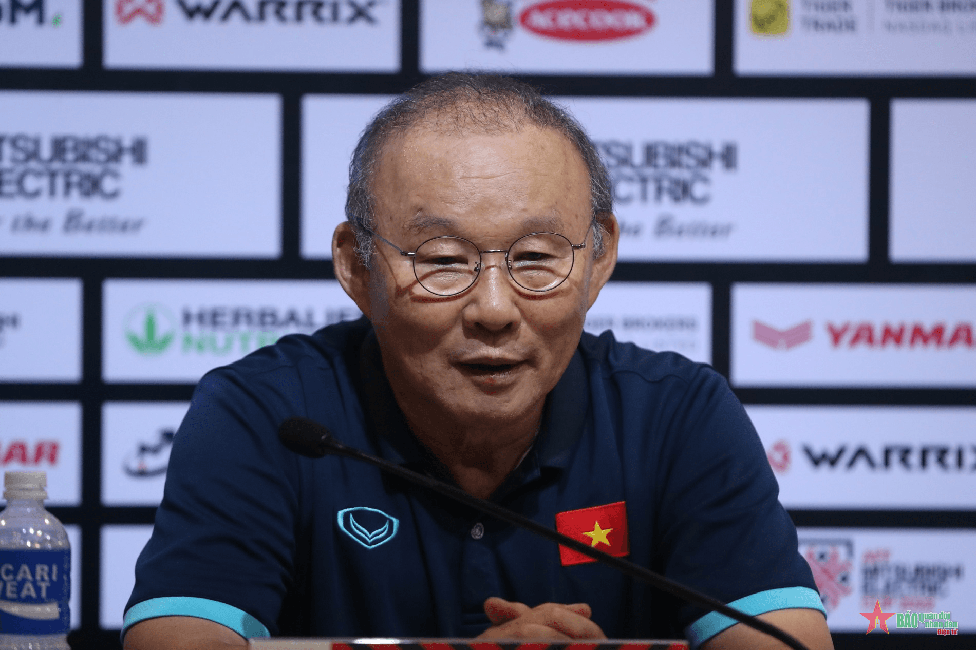 HLV Park Hang-seo: Từ giờ tôi là fan, cổ vũ nhiệt tình cho  Đội tuyển Việt Nam