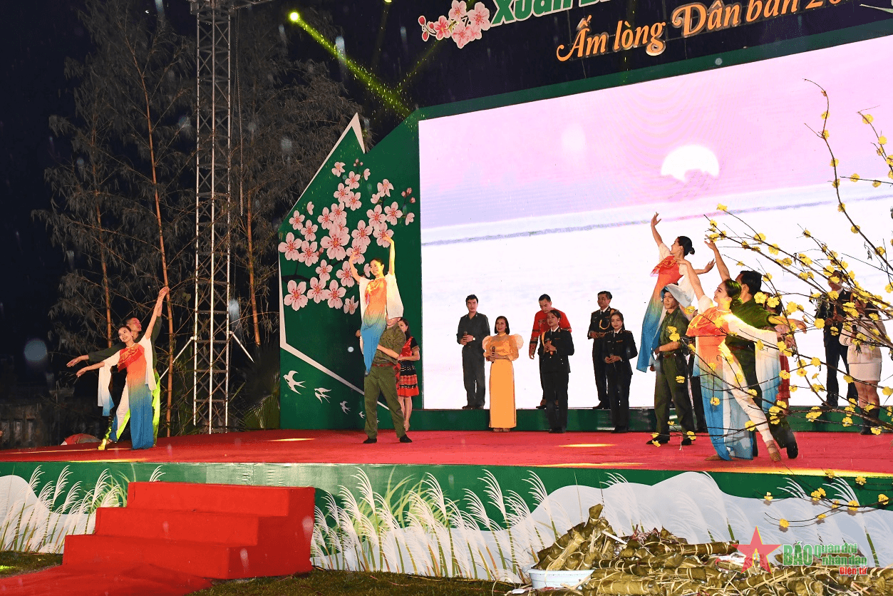 Nhiều hoạt động thiết thực, ý nghĩa trong Chương trình "Xuân Biên phòng-Ấm lòng dân bản" 2023 tại Quảng Bình