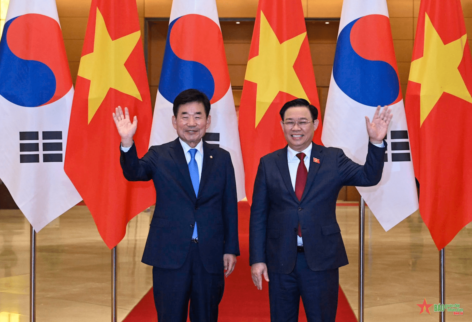 Chủ tịch Quốc hội Vương Đình Huệ đón, hội đàm với Chủ tịch Quốc hội Hàn Quốc Kim Jin Pyo