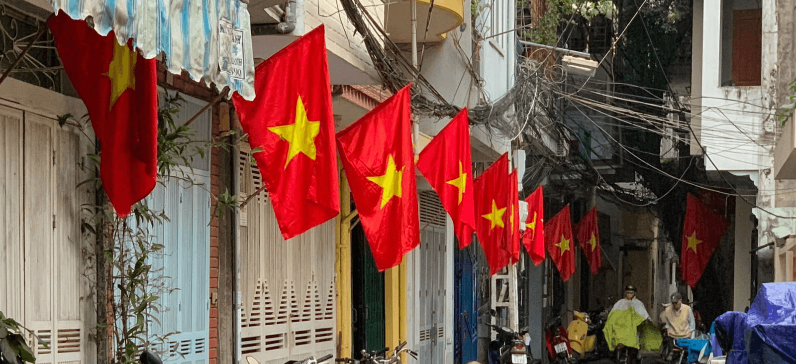 Treo cờ ngày Tết